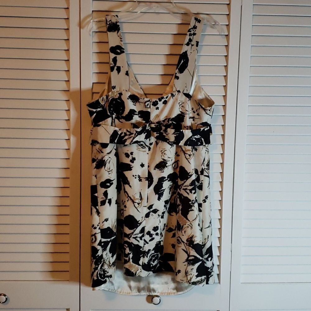 The Limited Satin Spring Time Top - Picture 3 of 4
